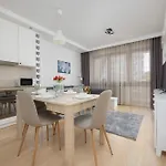 Family With Parking In By Renters * Pruszków