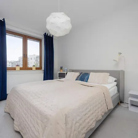 Apartman Family With Parking In By Renters Pruszków