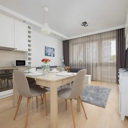 Family With Parking In By Renters * Pruszków