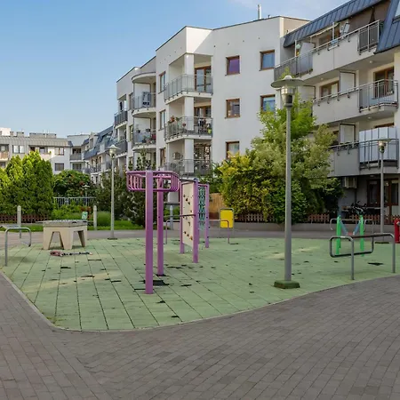 Family With Parking In By Renters Apartman Pruszków