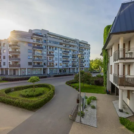 Family With Parking In By Renters Pruszków