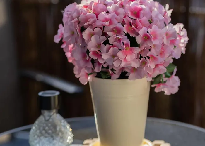 Family With Parking In By Renters Pruszków