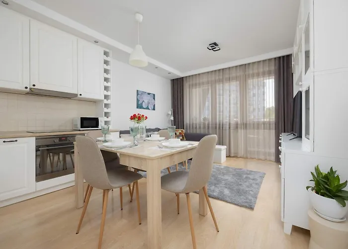 Family With Parking In By Renters * Pruszków