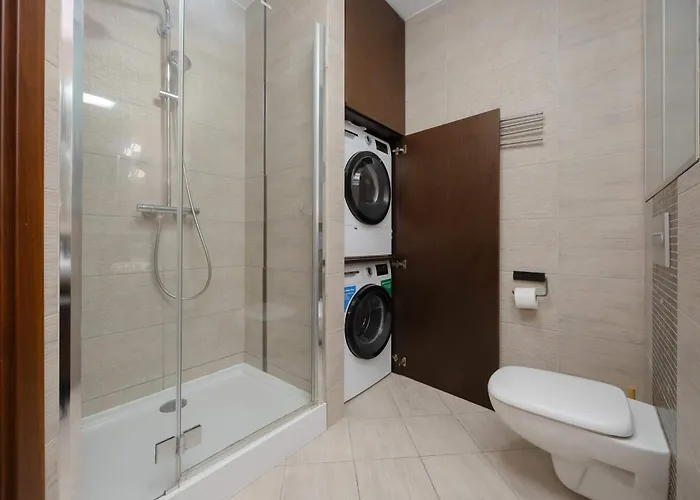 Family With Parking In By Renters Apartament