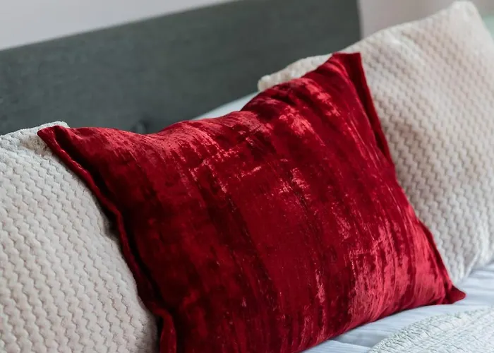 Family With Parking In By Renters Apartament *