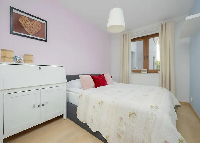 Family With Parking In By Renters *