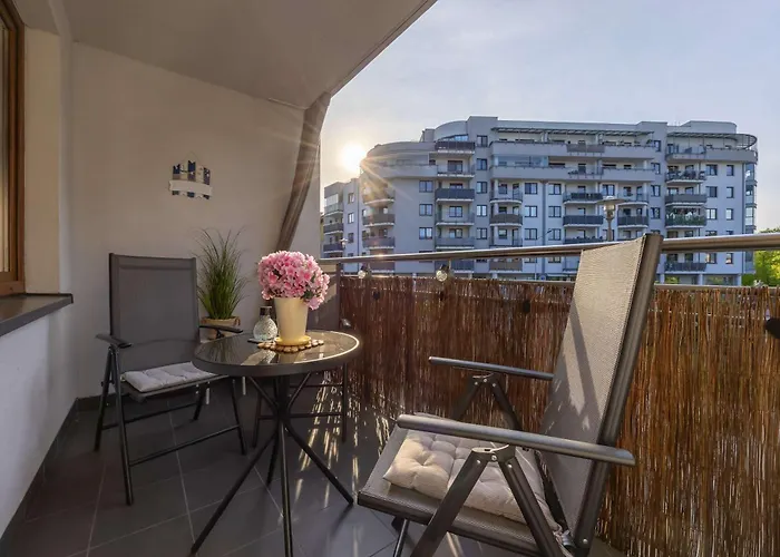 Family With Parking In By Renters * Pruszków