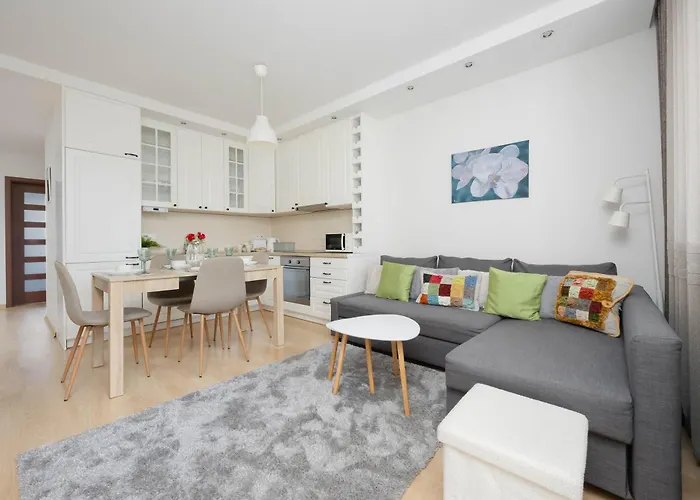 Family With Parking In By Renters Pruszków